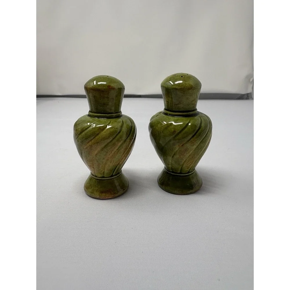 Vintage Green Glazed Ceramic Salt & Pepper Shakers Twisted Swirl Design Retro 60